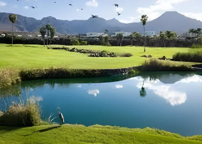 Apartment -'ღ'- Couples' Paradise. Insta-worthy Ocean Views. *