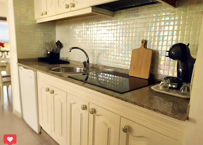 -'ღ'- Couples' Paradise. Insta-worthy Ocean Views. *