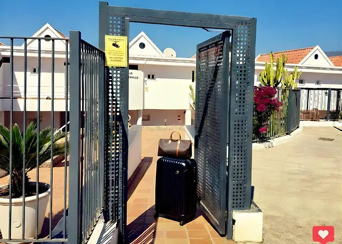 -'ღ'- Couples' Paradise. Insta-worthy Ocean Views. Appartement